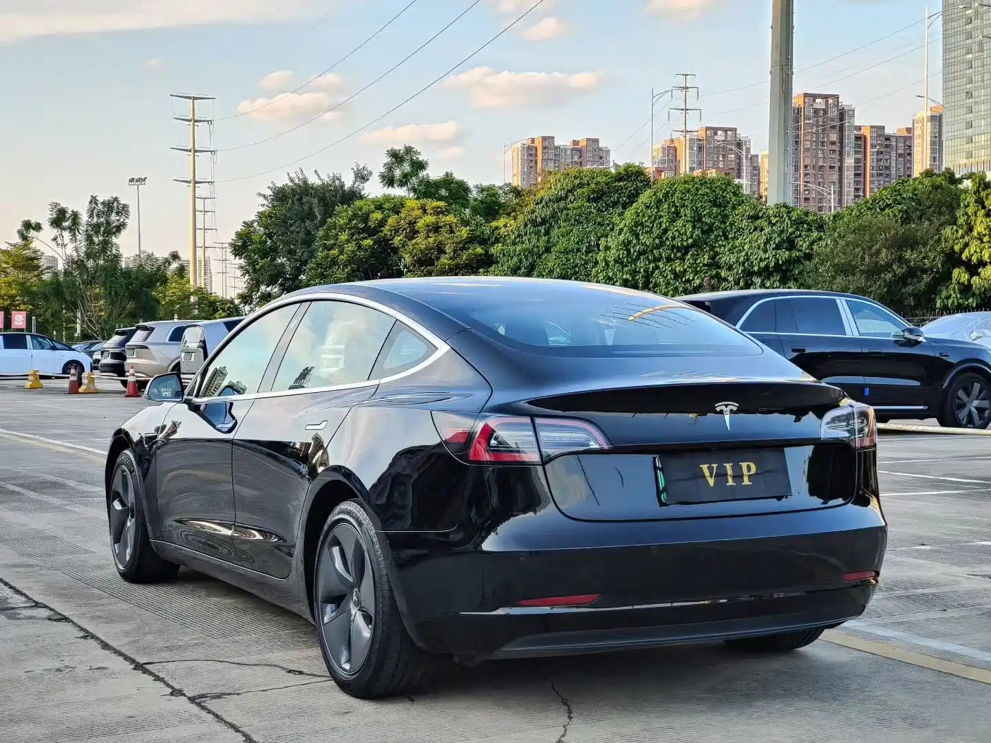 Photo 4 - Tesla Model 3