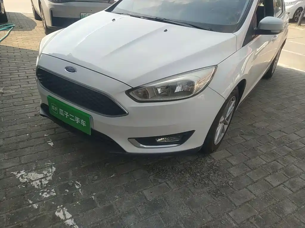 Фото 24 - Ford Focus
