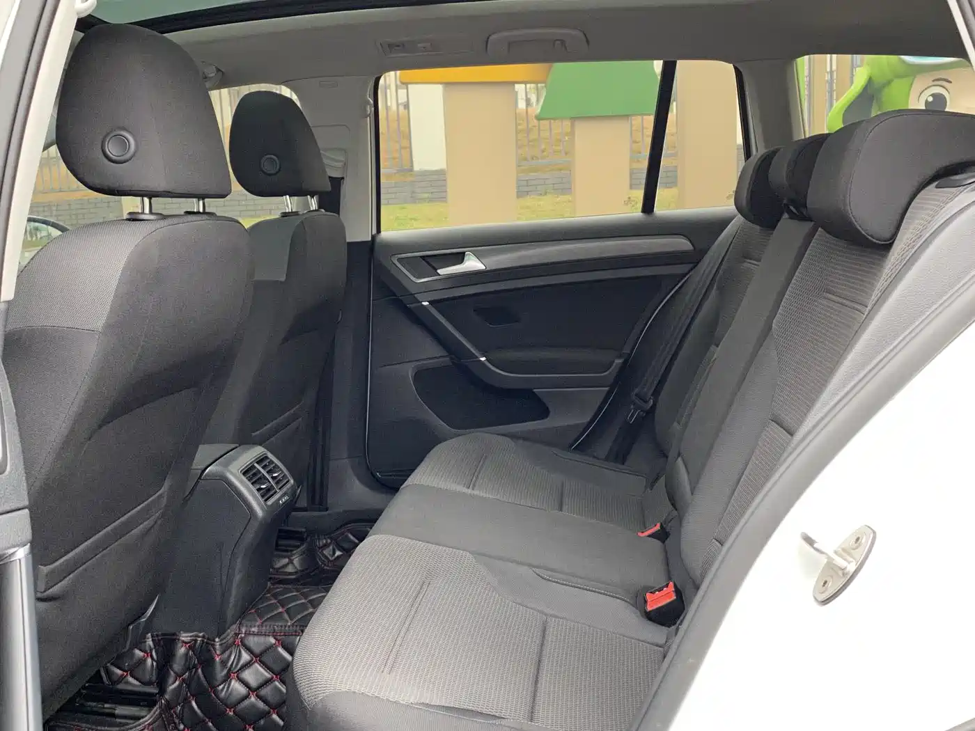 Volkswagen Golf (Import) 2019 1.8TSI Wagon фото 14
