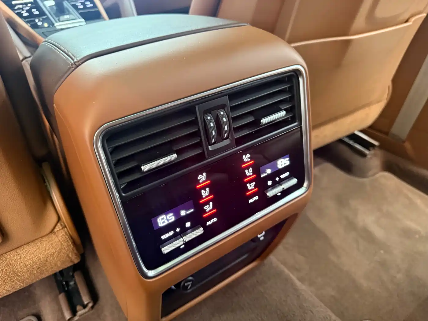 Porsche Cayenne 2023 Cayenne 3.0T Platinum Edition фото 11