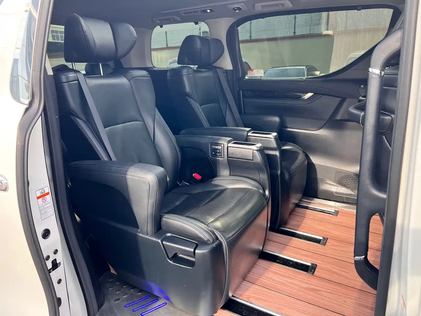Toyota Vellfire 2021 Crown Hybrid 2.5L HV Luxury Edition фото 11