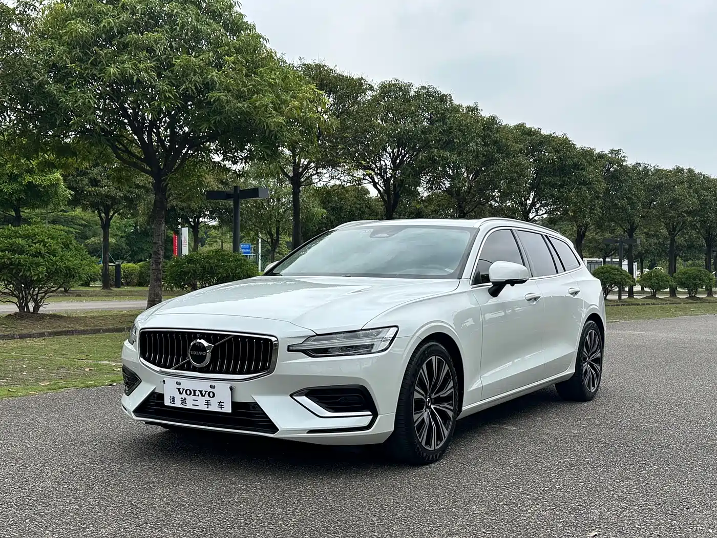 Volvo V60 2023 B5 Smart Luxury Enjoyment Edition