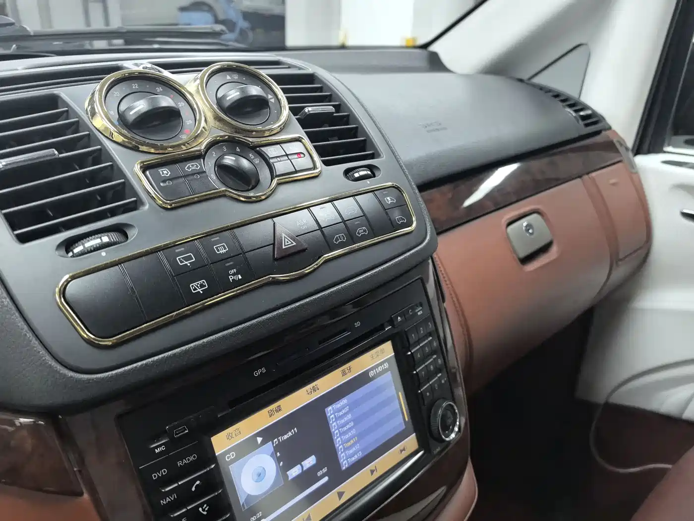 Mercedes-Benz Vito 2015 3.0L Elite фото 7