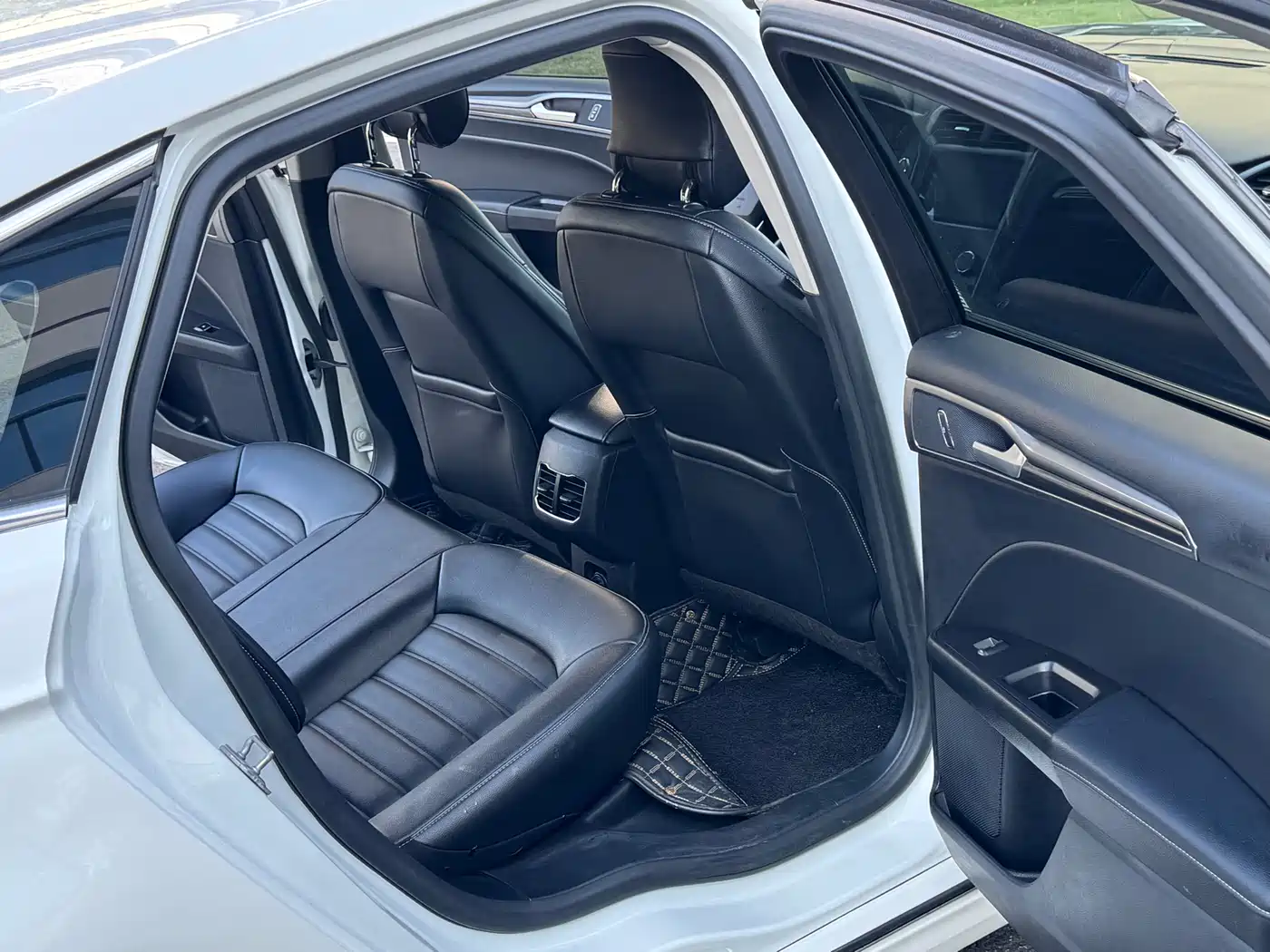 FORD MONDEO