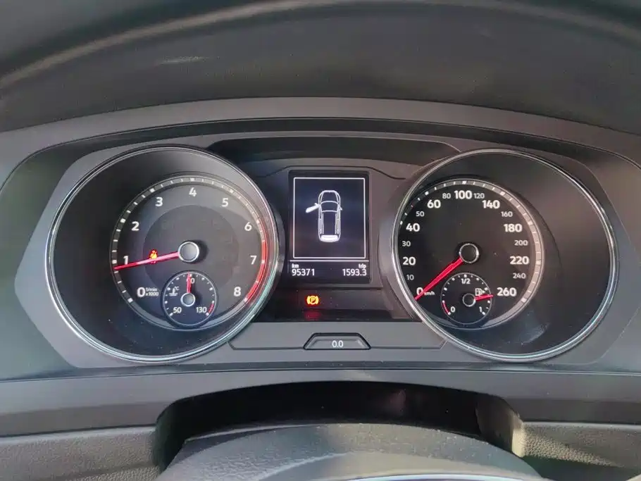 Фото 14 - Volkswagen Tiguan L