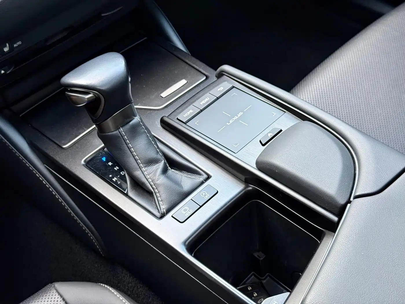 Lexus ES 2020 200 Excellence фото 10
