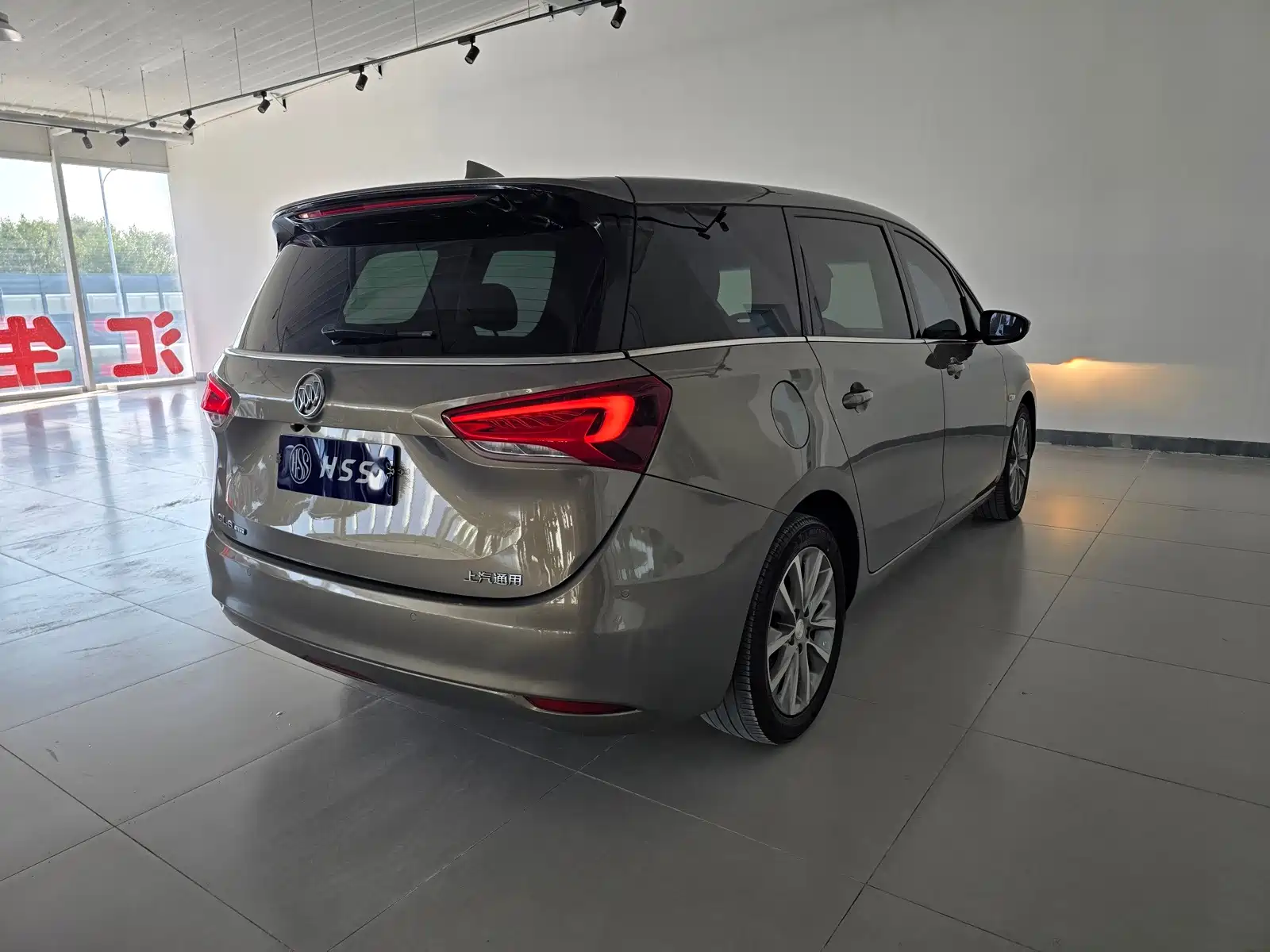 Photo 4 - Buick GL6