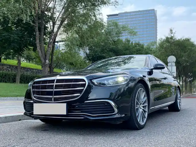 Mercedes-Benz S-Class 2024