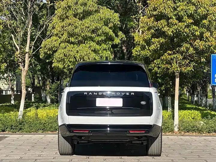 Land Rover Range Rover 2025 2024 3.0 L6 400PS Golden Age Extended 7-Seater