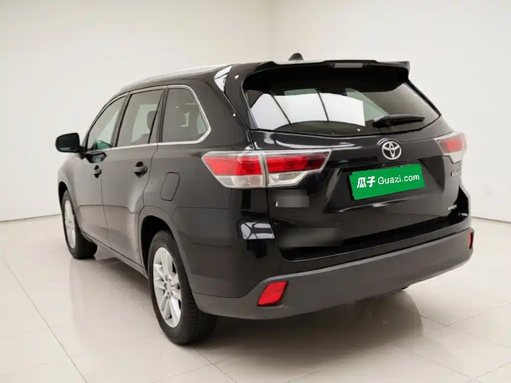 Фото 4 - Toyota Highlander