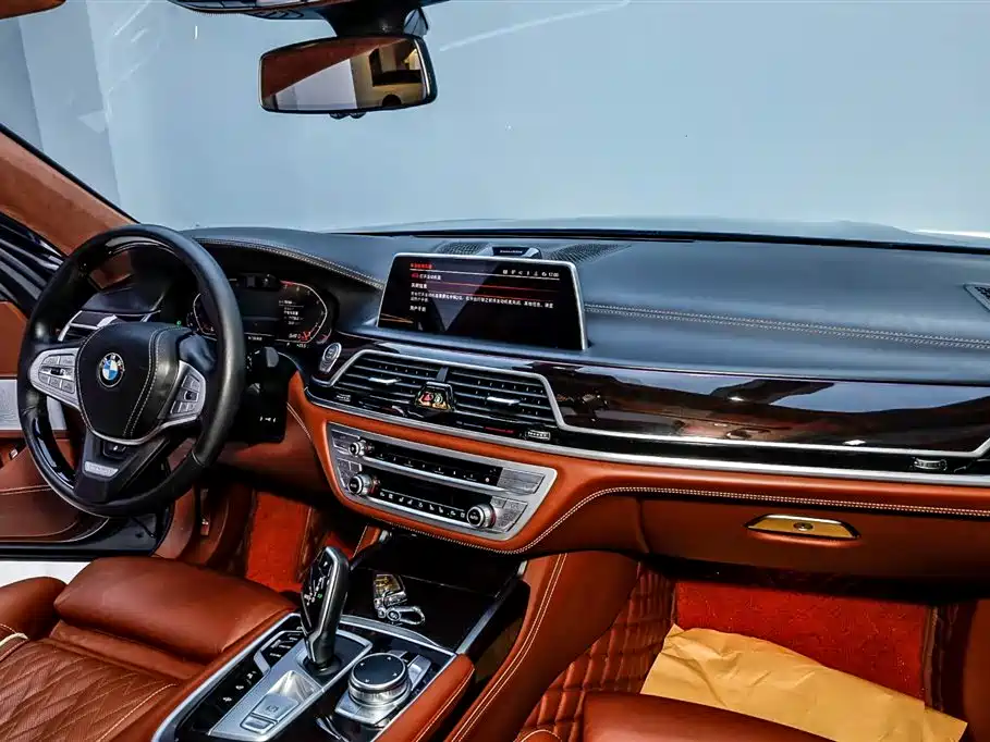 BMW 7 Series 2019 Facelift 740Li xDrive Executive Luxury Package фото 34