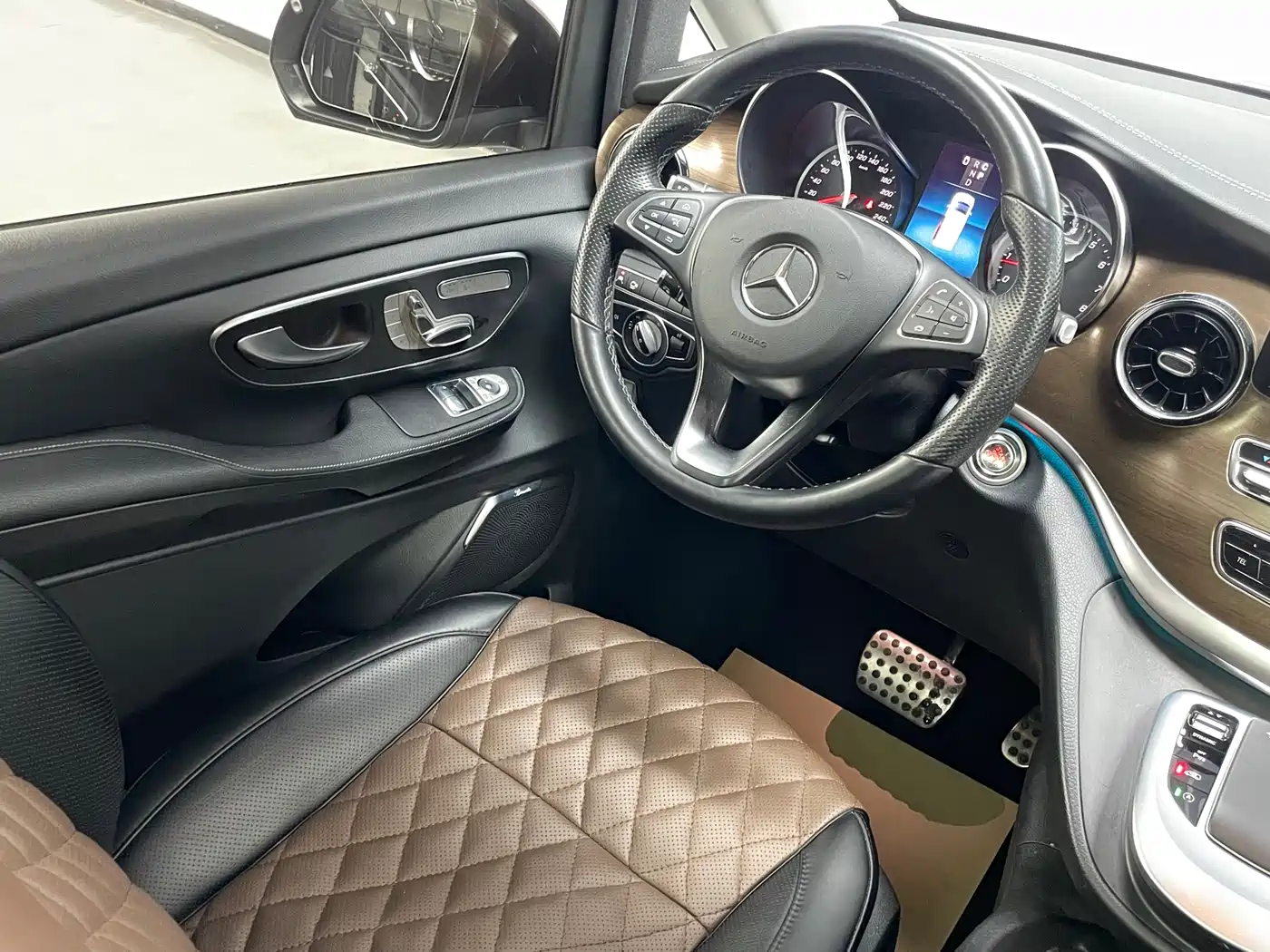 Mercedes-Benz V-Class 2020 V 260 Luxury Edition фото 19