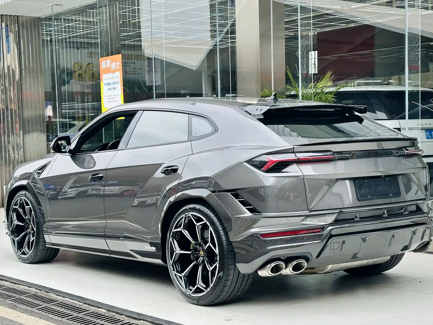 Lamborghini Urus 2022 4.0T V8 Performante фото 2