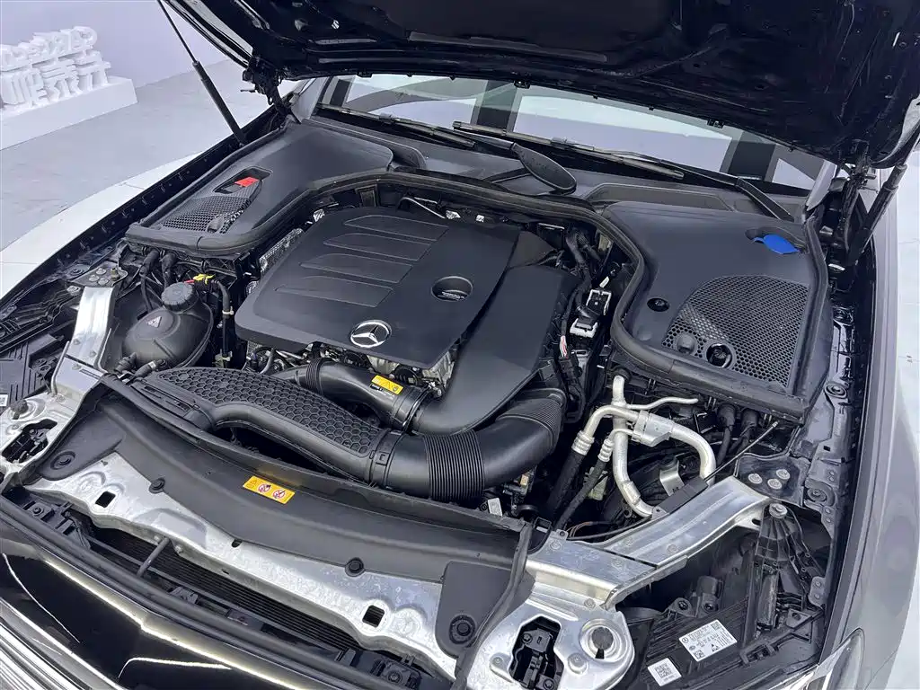 MERCEDES-BENZ E-CLASS