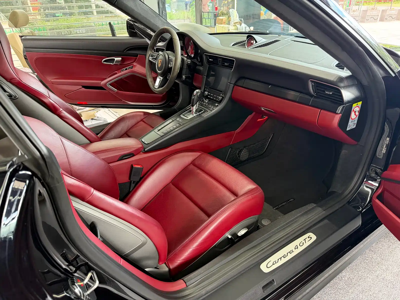 Photo 3 - Porsche 911