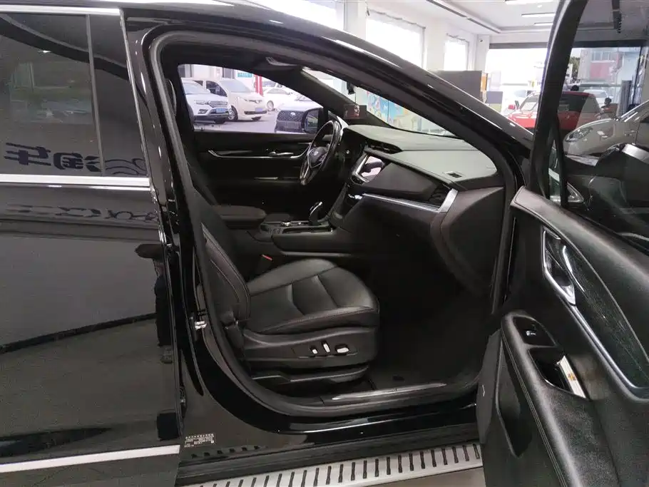 Cadillac XT5 2022 2.0T 2WD Luxury фото 8