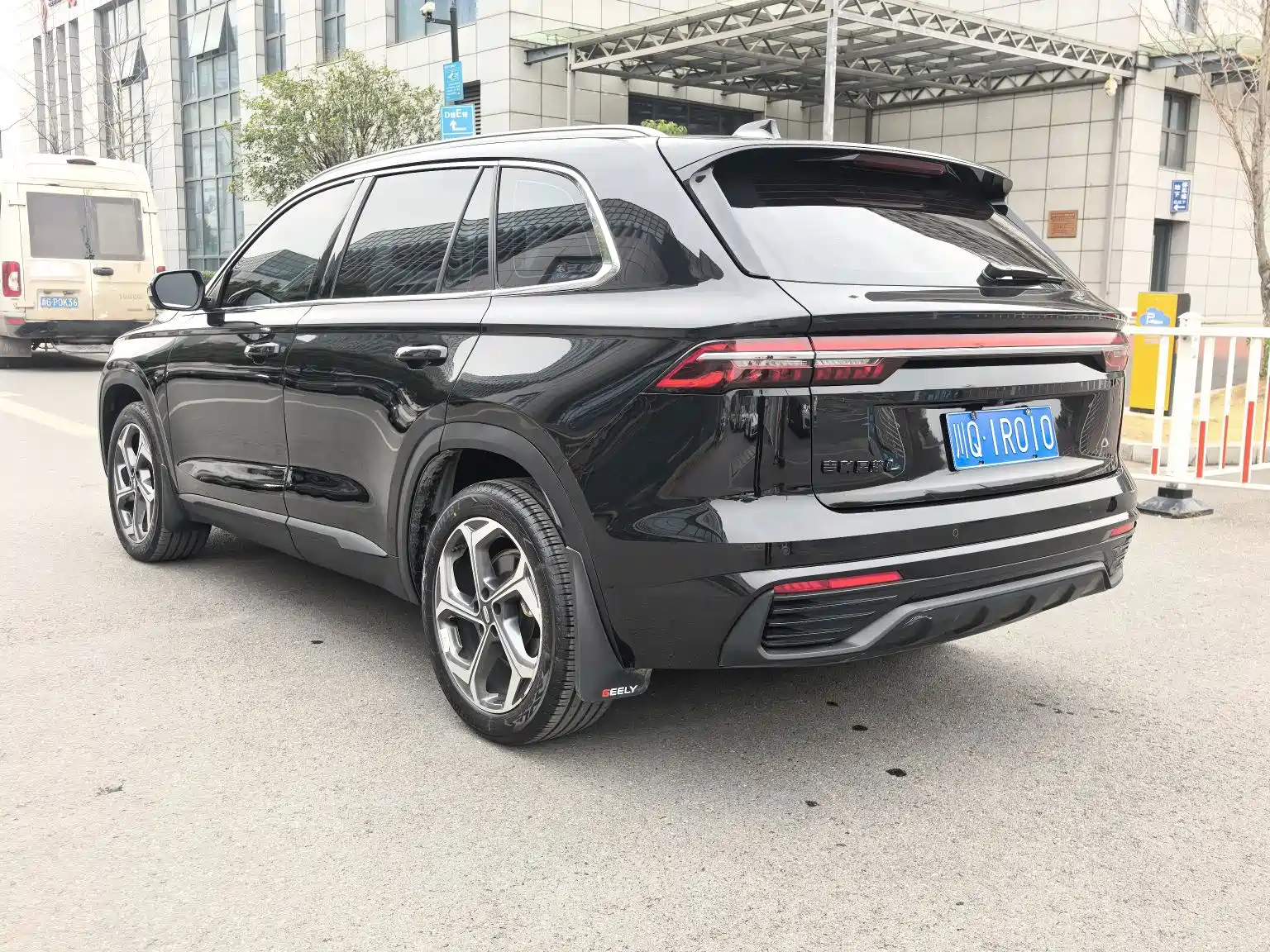 Фото 4 - Geely Monjaro