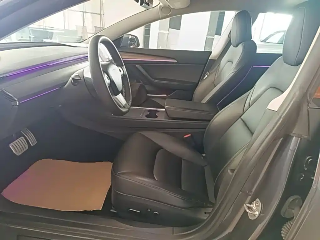 Фото 15 - Tesla Model 3