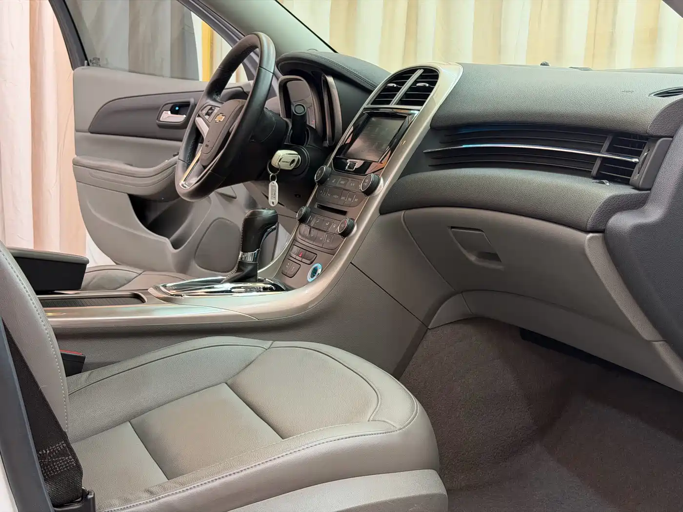 Chevrolet Malibu 2014 2.0L Automatic Luxury фото 14