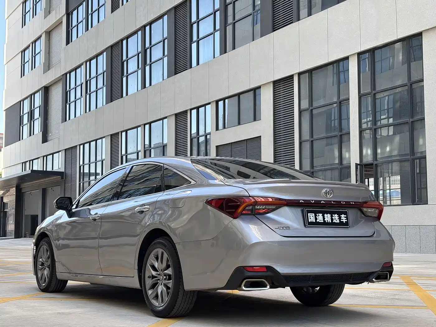 Toyota Avalon 2021 2.5L Luxury Edition фото 4