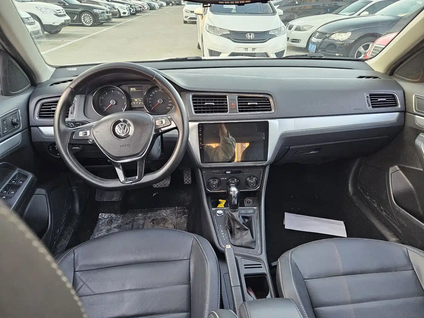 Volkswagen Lavida Tour 2017 180TSI DSG Comfort Edition фото 9