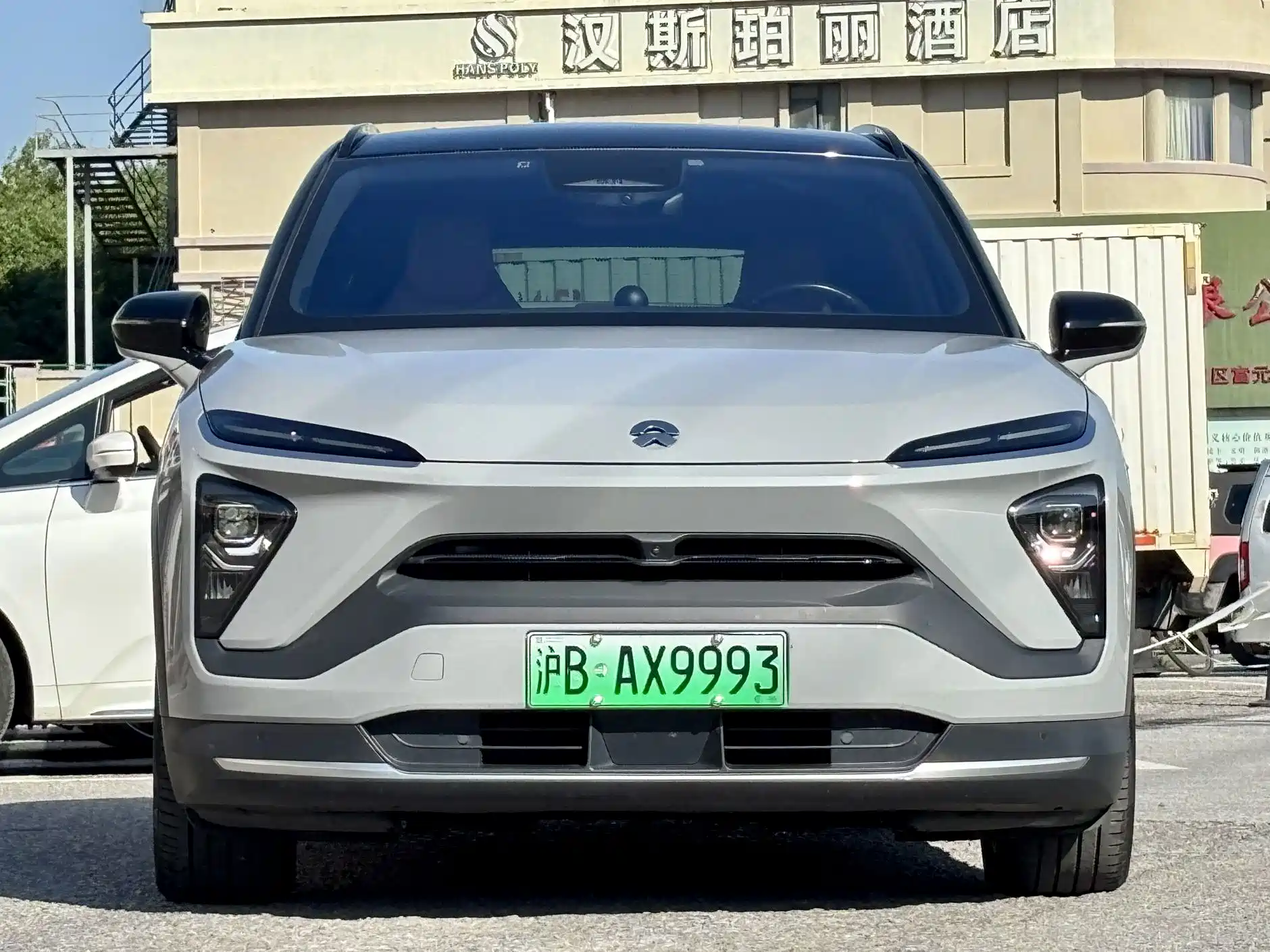Фото 1 - NIO ES6
