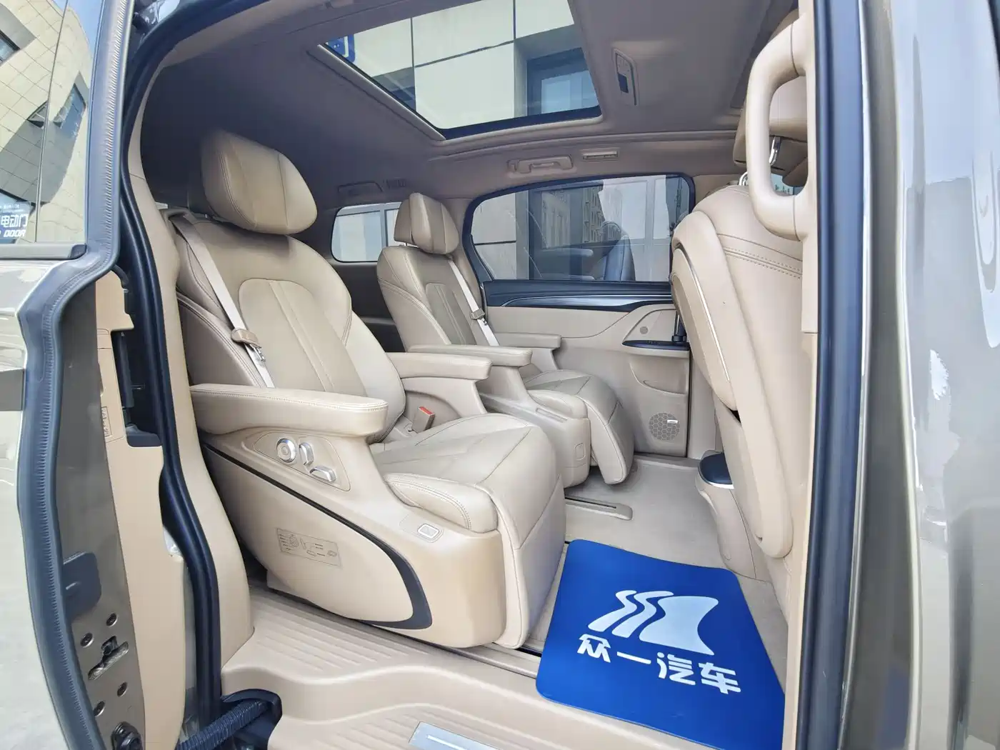 Buick GL8 2021 ES Landlord 653T Flagship фото 18