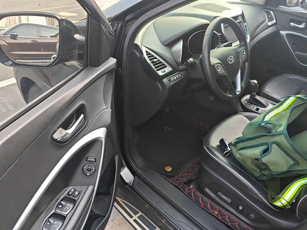 صورة 16 - Hyundai Santa Fe
