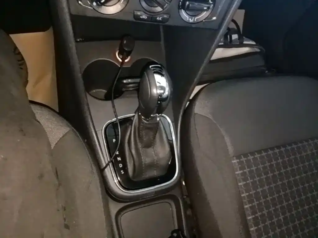 Volkswagen Polo 2016 1.6L Automatic Comfort фото 14