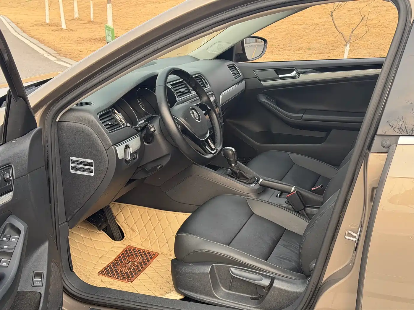 Volkswagen Sagitar 2015 230TSI Automatic Comfort фото 4