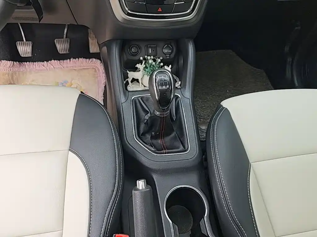 Фото 14 - Changan CS35
