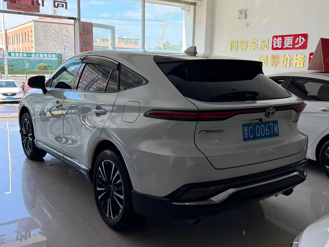 Toyota Venza 2023 2023 2.0L CVT FWD Premium