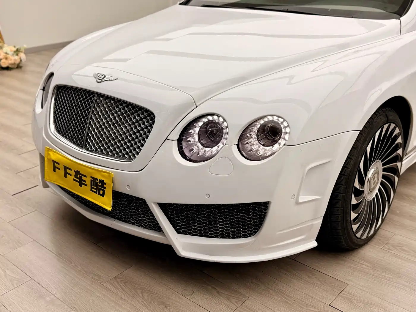 Bentley Continental фото 2