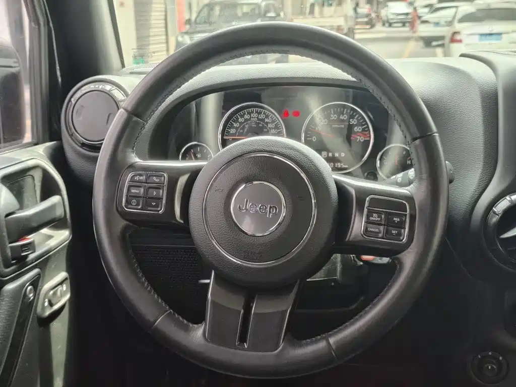 Photo 19 - Jeep Wrangler
