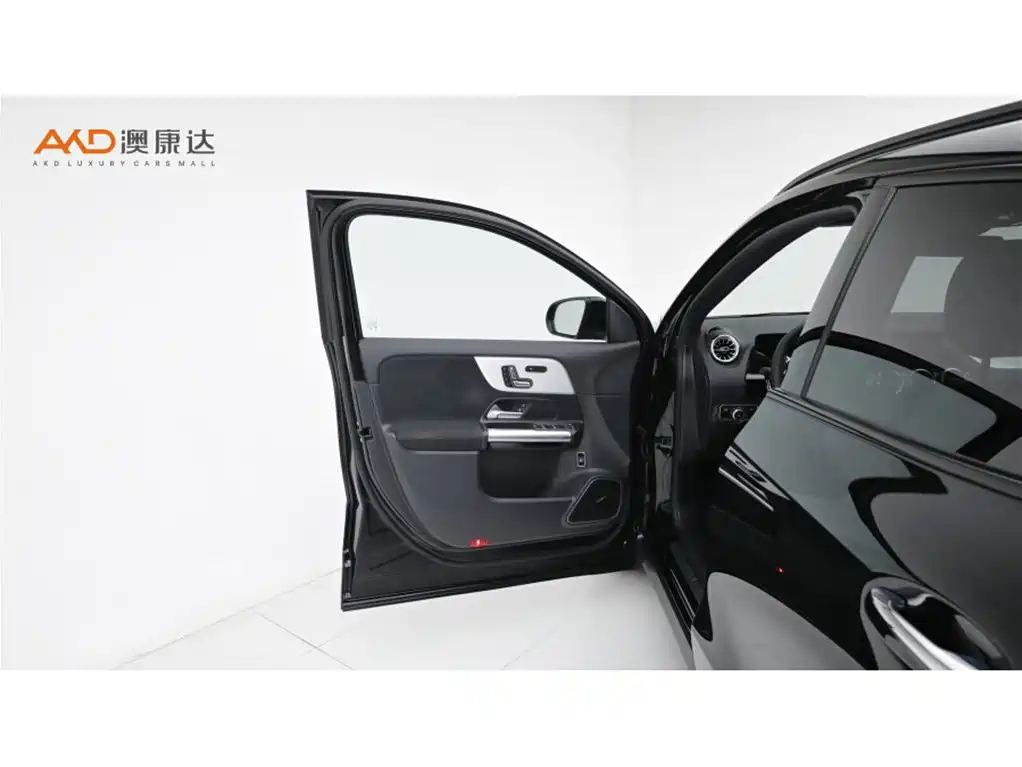 Mercedes-Benz GLA AMG 2026 2024 AMG GLA 35 4MATIC