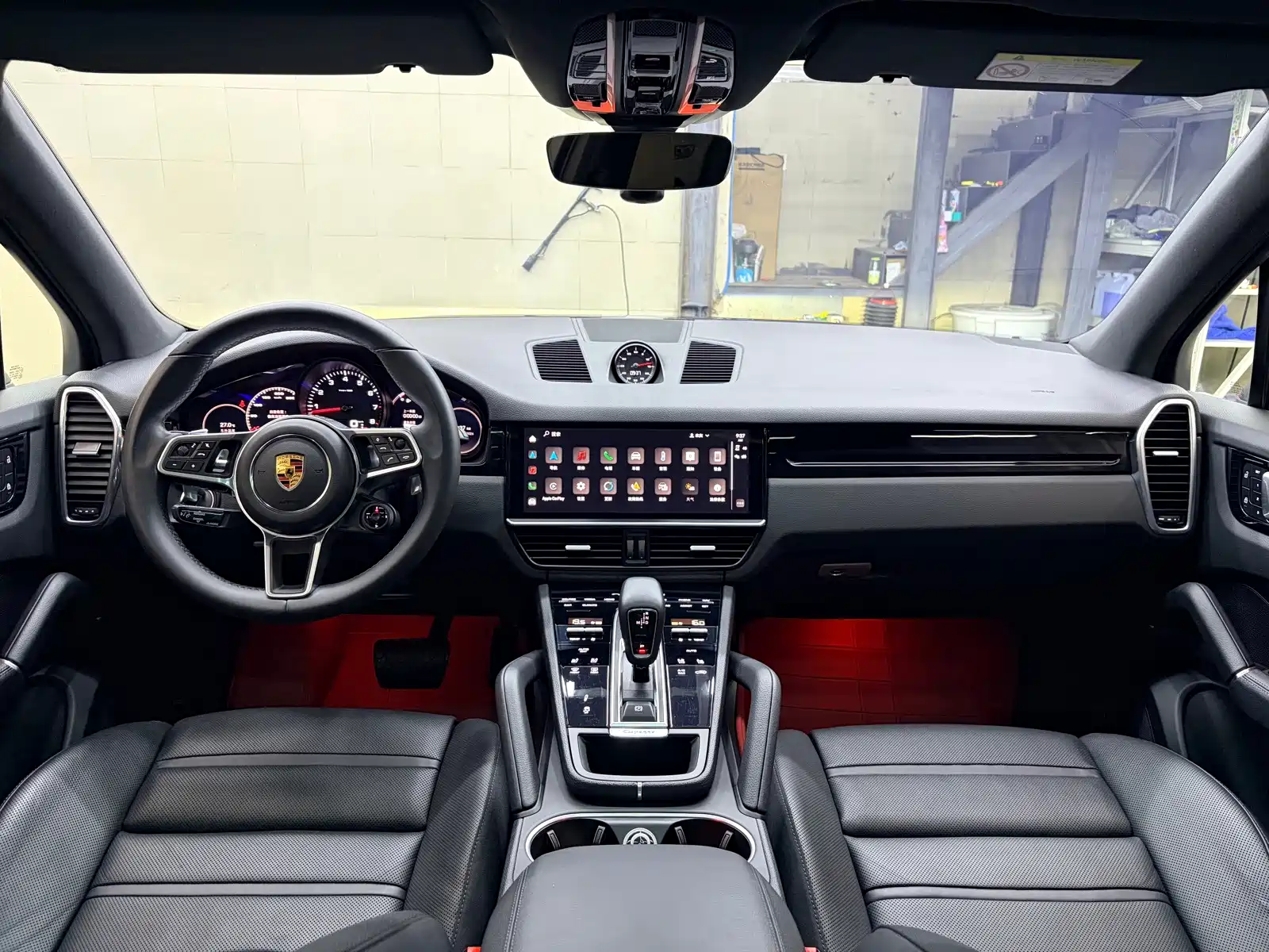 Photo 8 - Porsche Cayenne