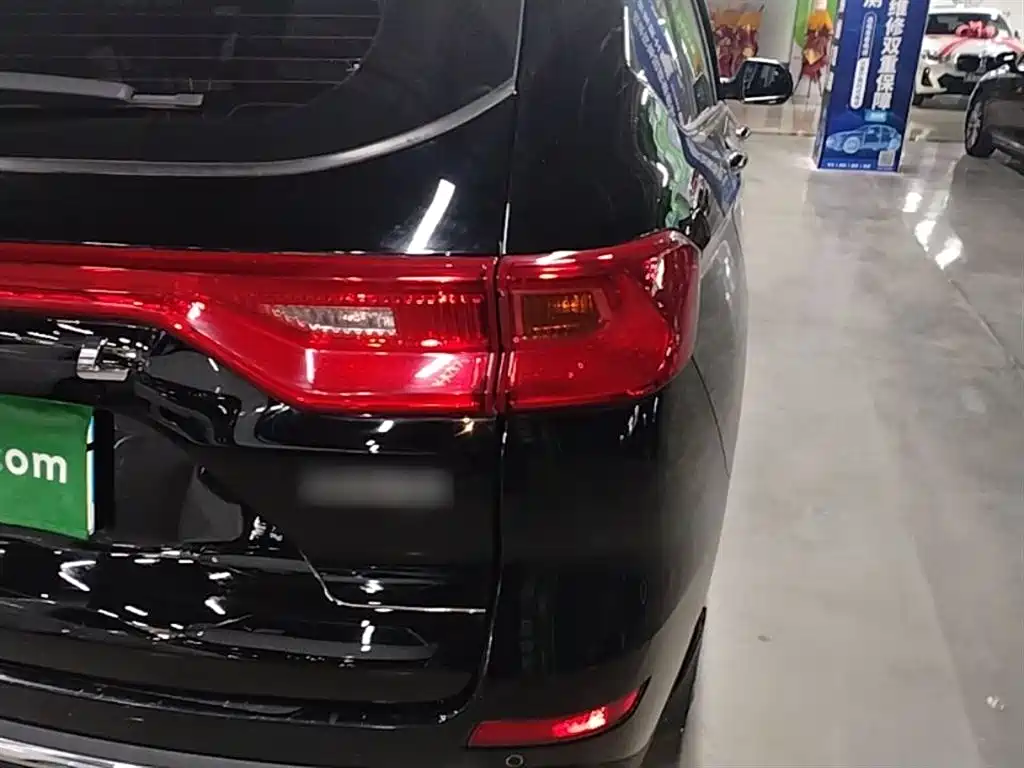 Haval M6 2023 PLUS 1.5T DCT Luxury Smart Connect фото 8
