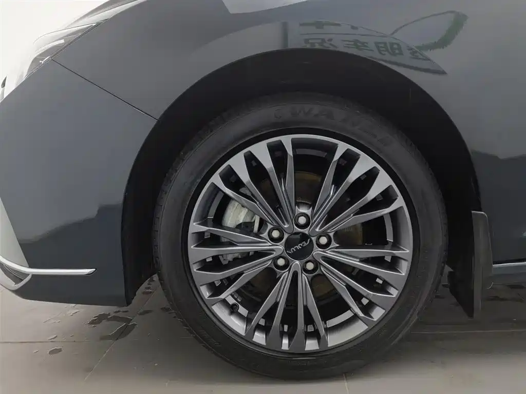 DONGFENG YI HYUN MAX