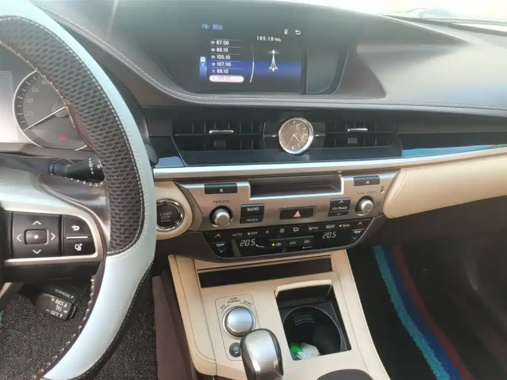 Lexus ES 2015 200 Elite Edition фото 20