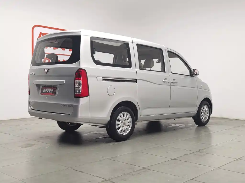Wuling Motors Wuling Rongguang V 2017 2016 1.2L Standard