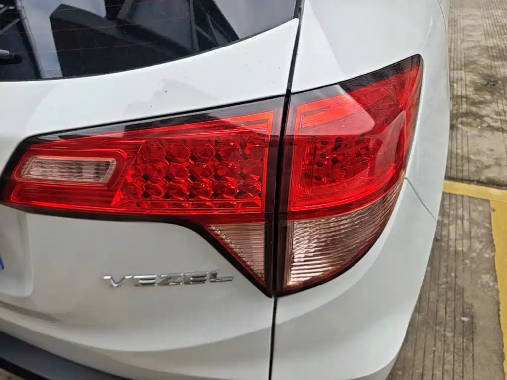Photo 8 - Honda Vezel