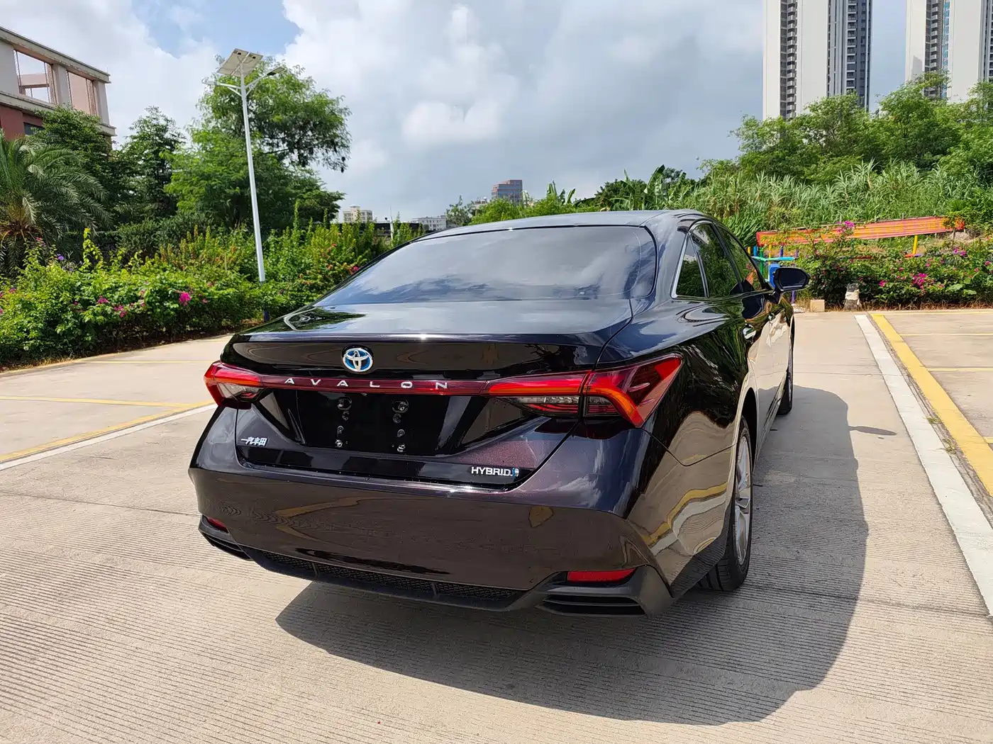 Toyota Avalon 2019 2019 Hybrid 2.5L Luxury Edition China V