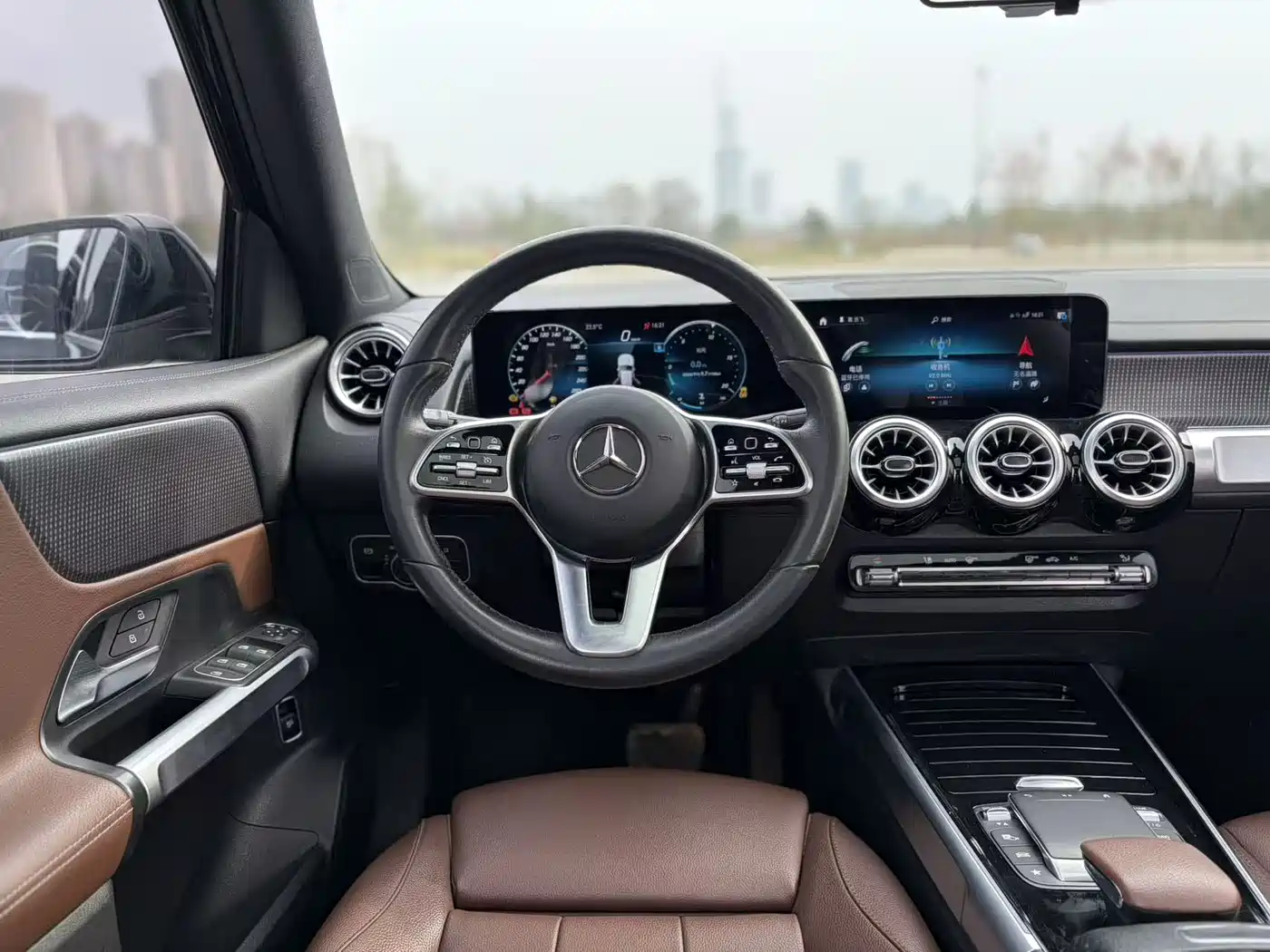 MERCEDES-BENZ GLB