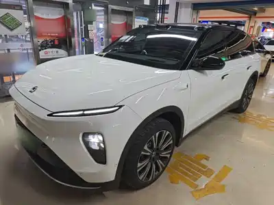 NIO ES8