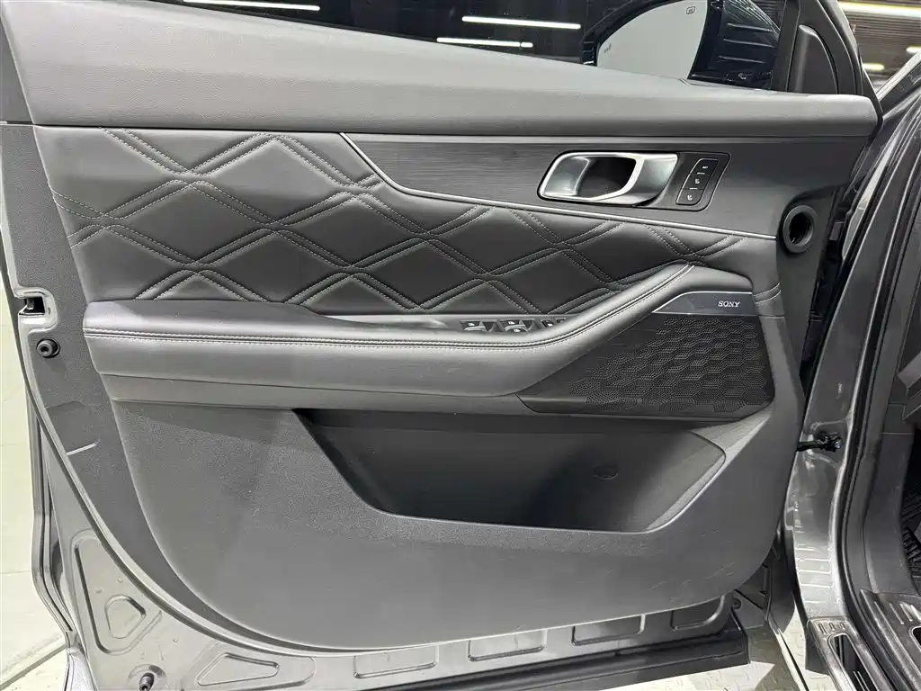 Changan UNI-K 2025 2024 2.0T FWD Global Edition