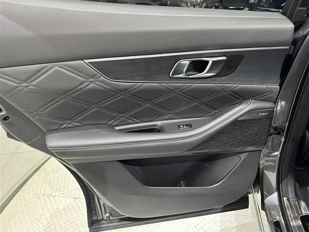 Changan UNI-K 2025 2024 2.0T FWD Global Edition