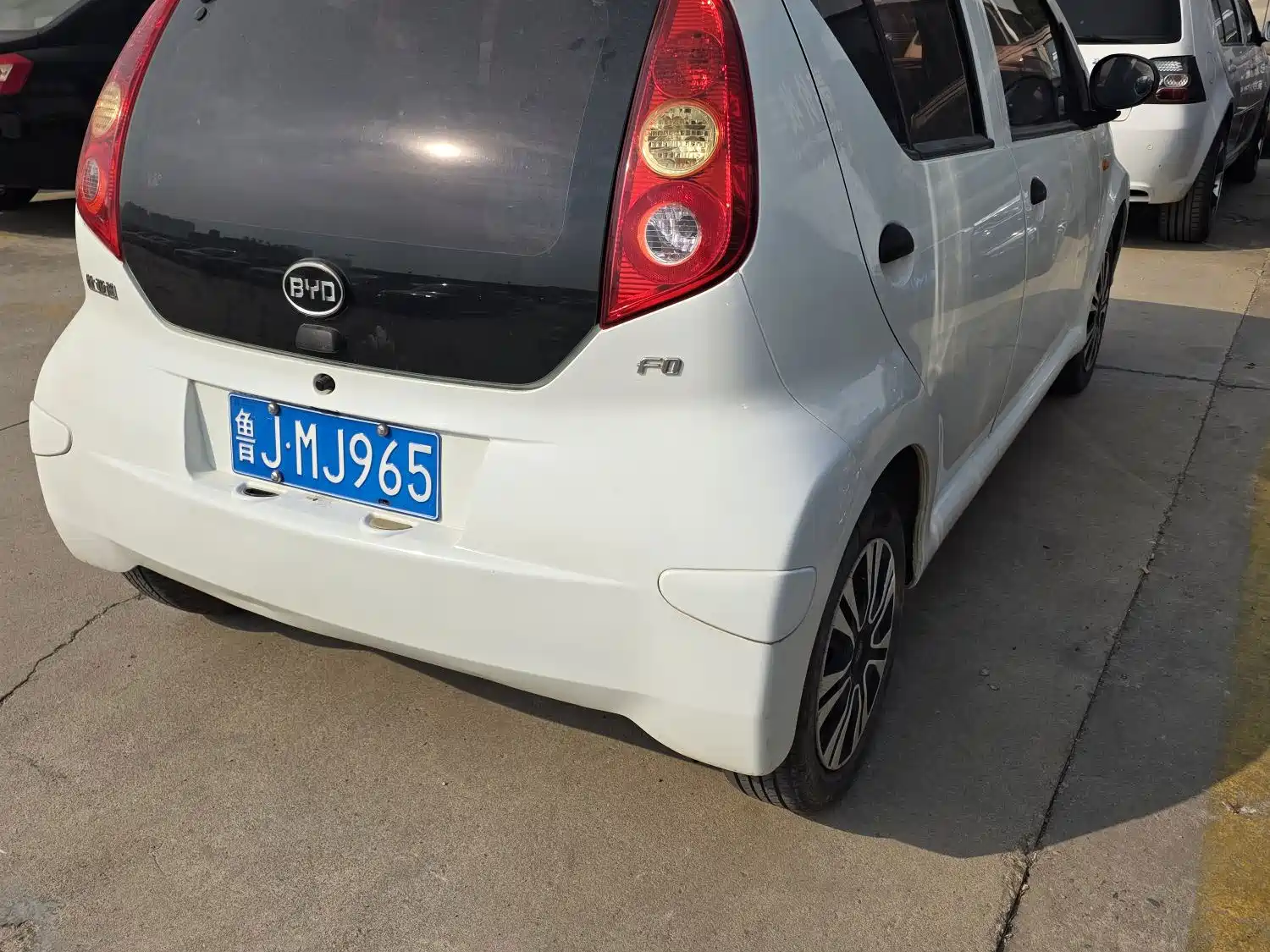 Фото 2 - BYD F0