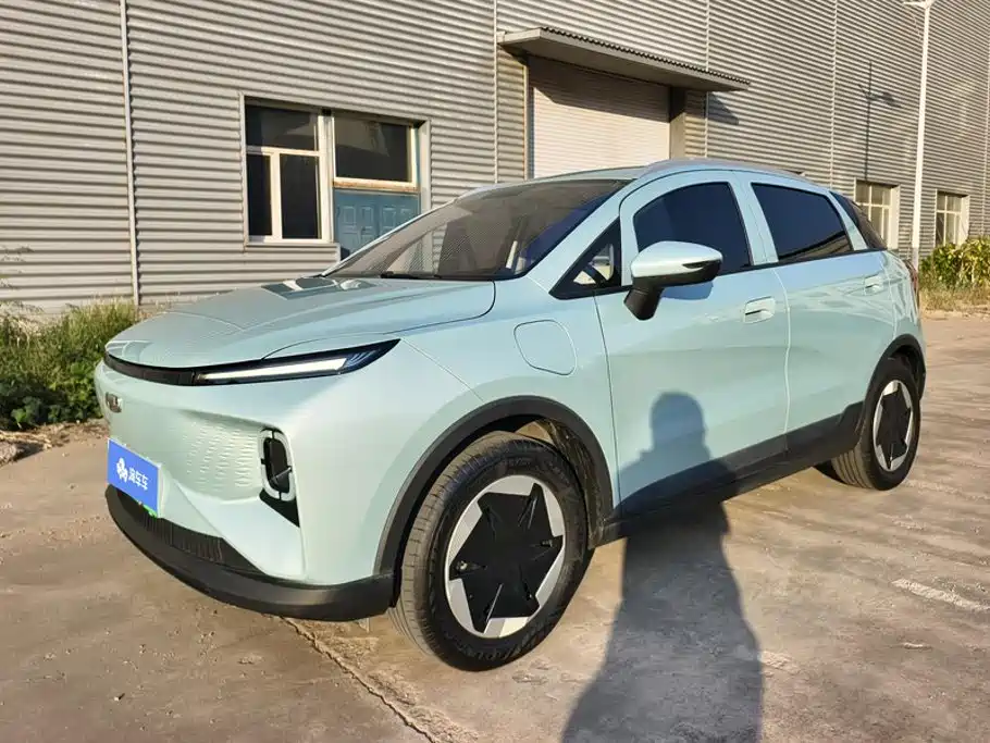Фото 1 - Geely Geometry E Firefly