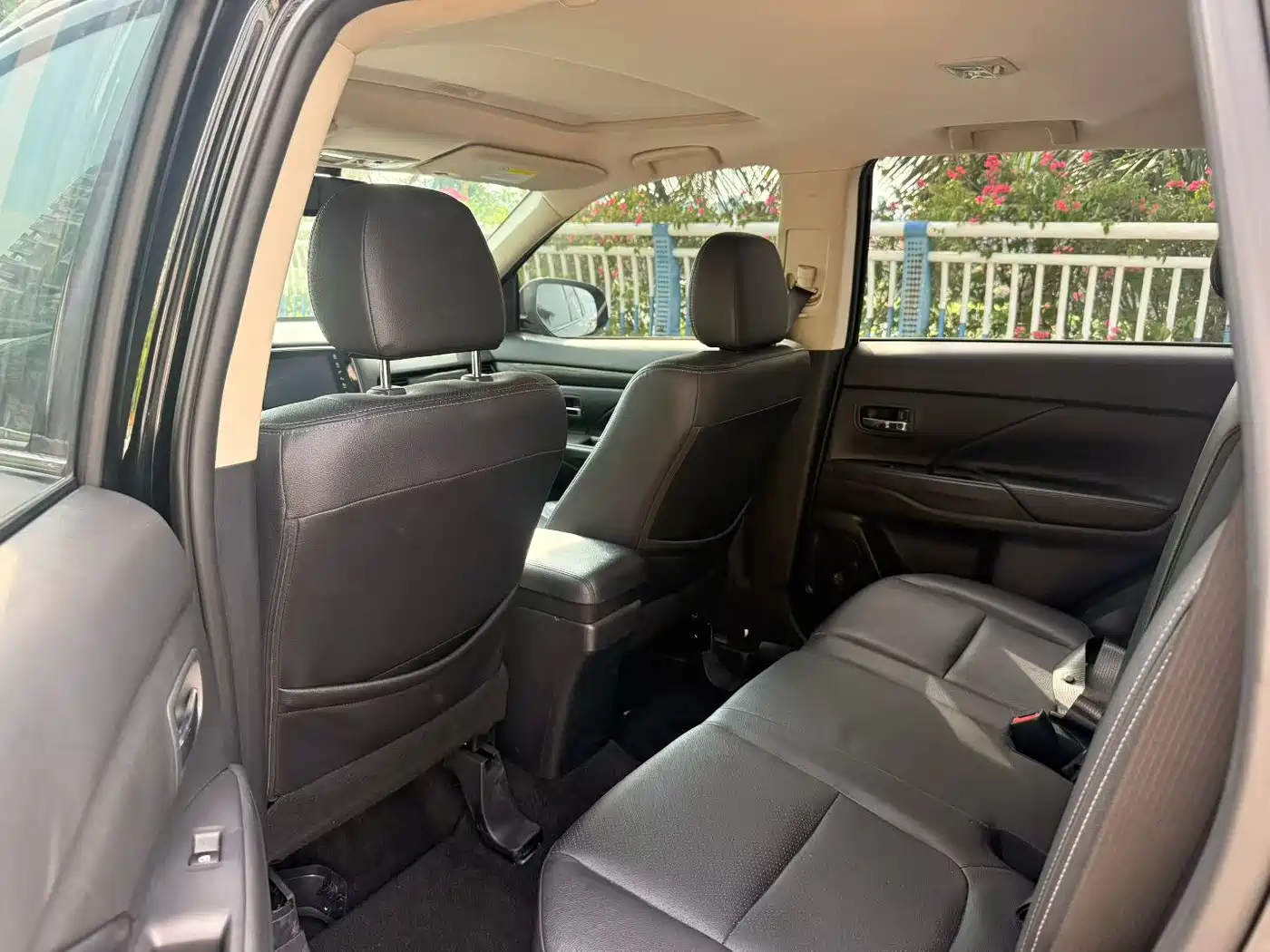 Mitsubishi Outlander 2017 2016 2.4L 4WD Elite Edition 5-seater