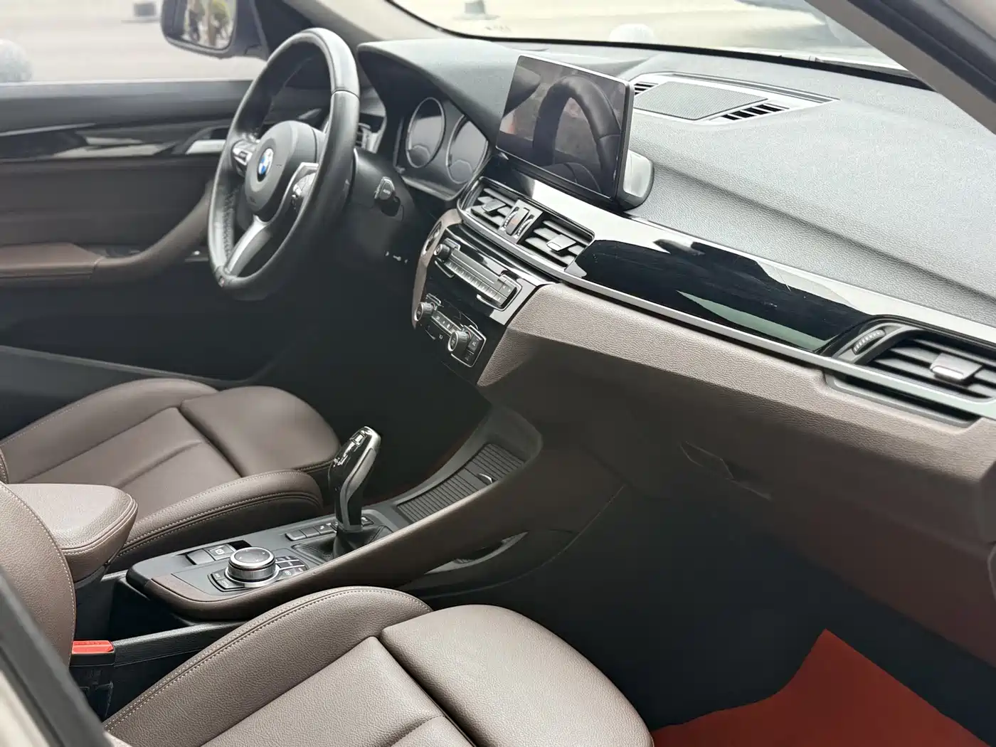 BMW X1 2022 sDrive25Li Leading фото 11